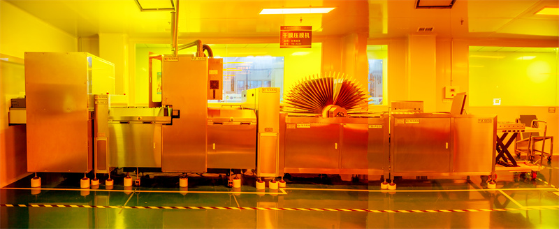 7、干膜壓膜機.jpg